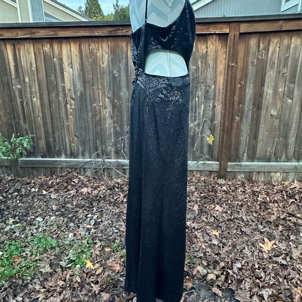 Sizzling Hot Formal Gown - Picture 8 of 12